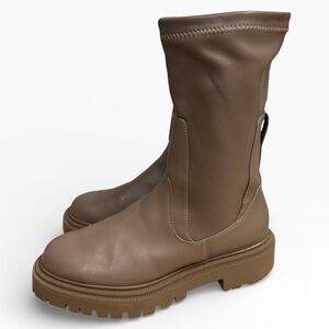 H&M Taupe Chunky Chelsea Boots Faux Leather Stretch Lug Sole Size 10